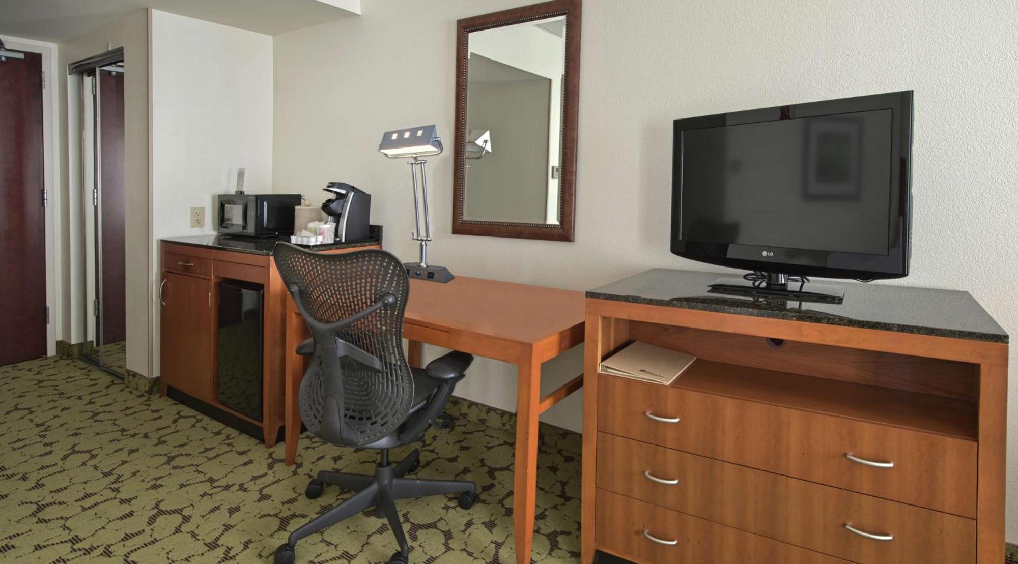 Hilton Garden Inn Huntsville/Space Center מראה חיצוני תמונה