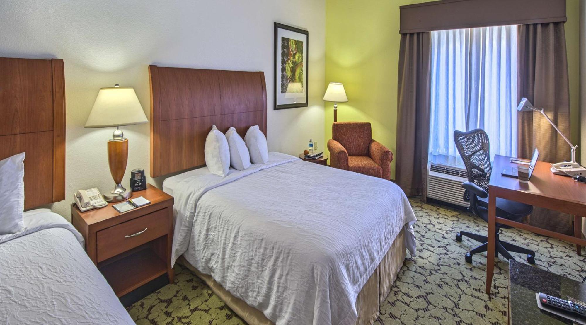 Hilton Garden Inn Huntsville/Space Center מראה חיצוני תמונה